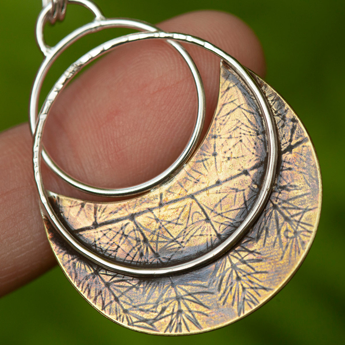 Pieza única • Colgante Vegetal Moon #26 • plata y latón (listo para enviar)