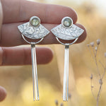 Lade das Bild in den Galerie-Viewer, OOAK Vegetal Elira earrings #12 • Moss Agate (ready to ship)
