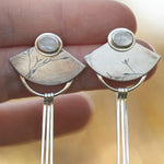 Lade das Bild in den Galerie-Viewer, OOAK Vegetal Elira earrings #16 • White Labradorite (ready to ship)
