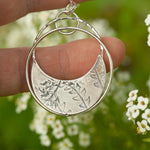 Lade das Bild in den Galerie-Viewer, OOAK • Vegetal Moon pendant #19 • silver (ready-to-ship)
