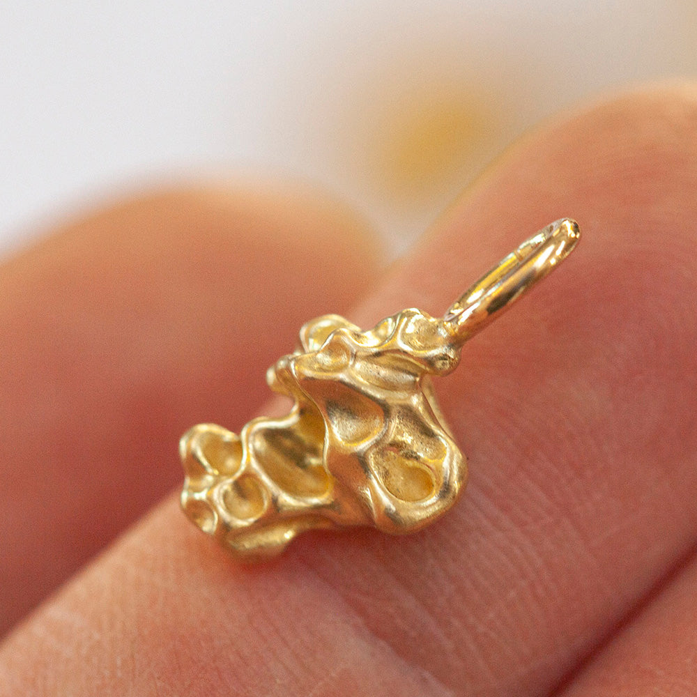 OOAK Rice pendant in solid 18k yellow gold (ready-to-ship)