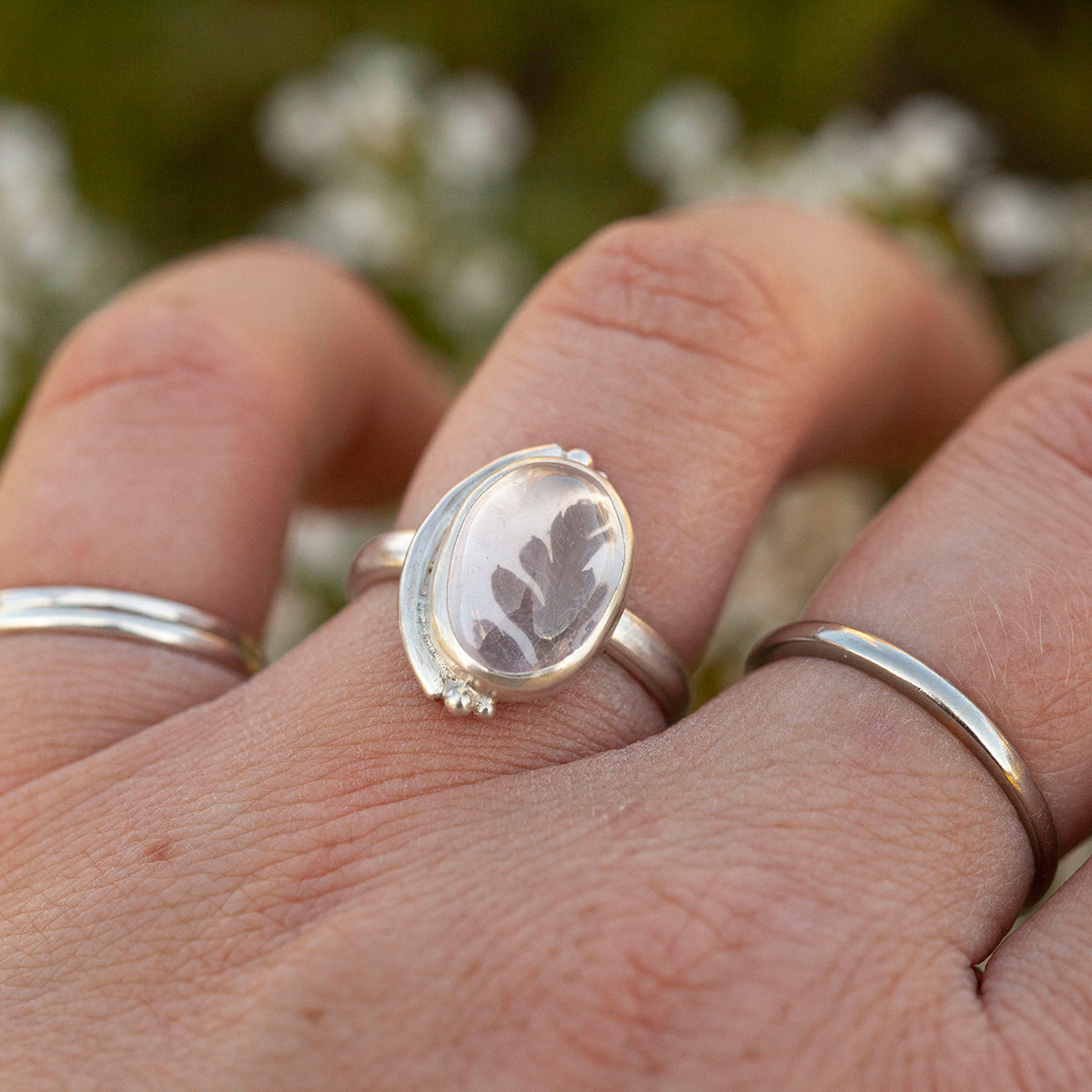 OOAK ring with captured plant #10 • rose quartz • size 53,5 (ready to ship)