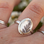 Load image into Gallery viewer, OOAK ring with captured plant #10 • rose quartz • size 53,5 (ready to ship)
