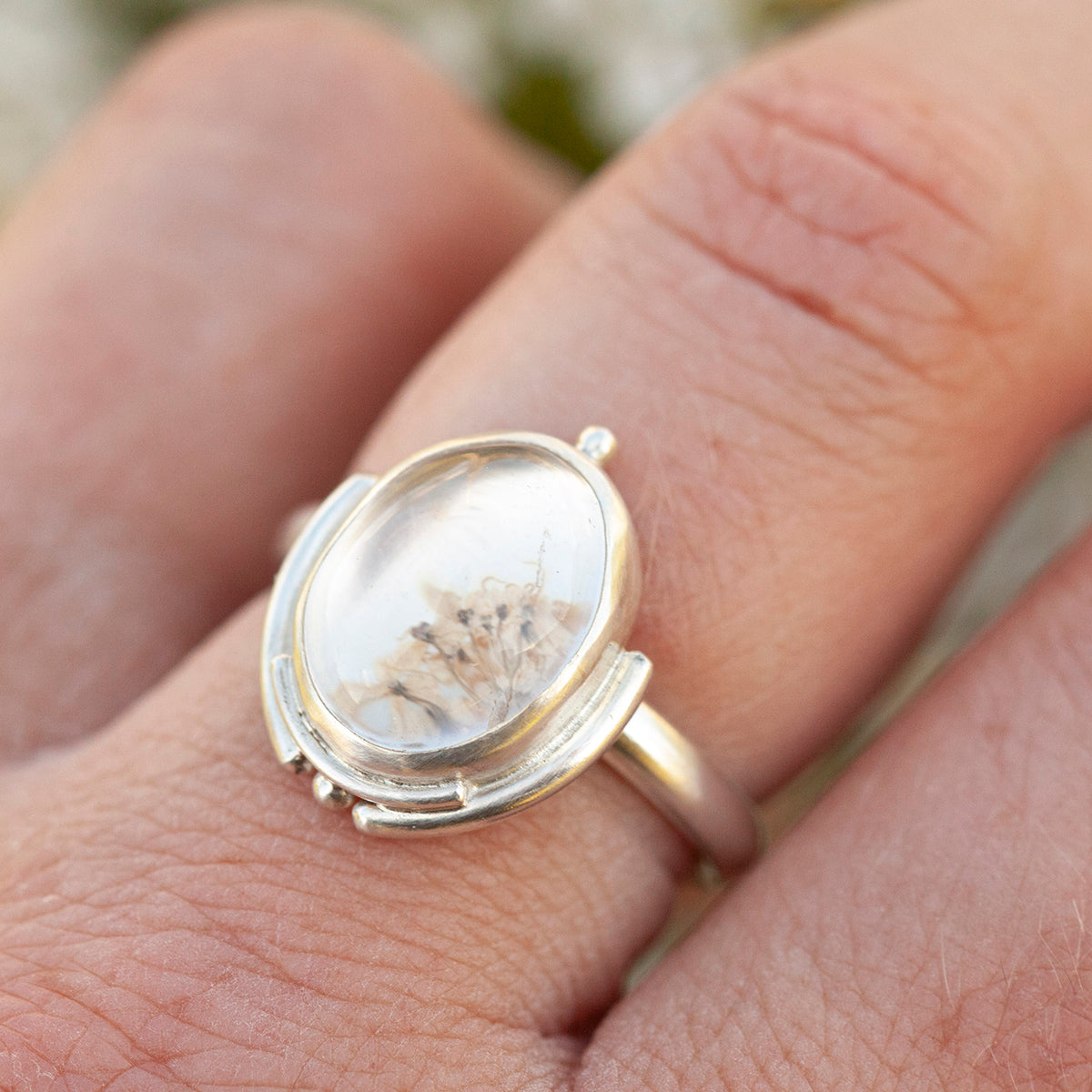 OOAK ring with captured plant #9 • rose quartz • size 58,5 (ready to ship)