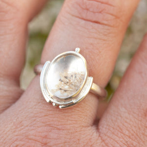 OOAK ring with captured plant #9 • rose quartz • size 58,5 (ready to ship)