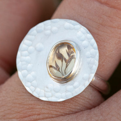 Bague avec plante capturée pièce unique #7 • citrine • taille 55,5 (prêt à expédier)