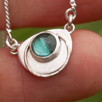 Cargar imagen en el visor de la galería, OOAK Alika necklace #2 • Kyanite (ready to ship)
