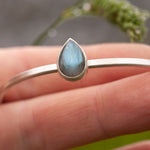 Afbeelding in Gallery-weergave laden, OOAK Elva bracelet #1 • labradorite (ready to ship)
