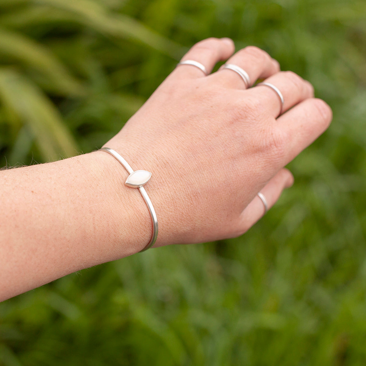 Pulsera Elva pieza única #3 • piedra de luna (listo para enviar)