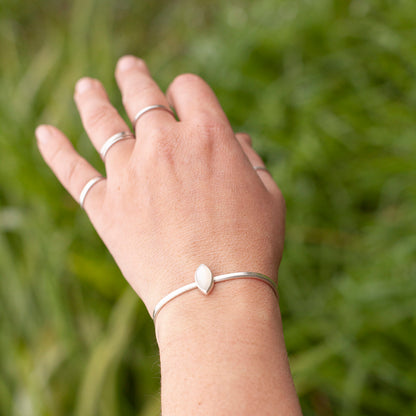 Pulsera Elva pieza única #3 • piedra de luna (listo para enviar)