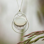 Afbeelding in Gallery-weergave laden, Linka Pendant • silver &amp; moonstone   (Ready to ship)
