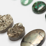 Cargar imagen en el visor de la galería, Choose Your Stone : Mae Pendant   (made to order)
