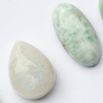 Cargar imagen en el visor de la galería, Choose Your Stone : Mae Pendant   (made to order)
