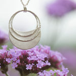 Afbeelding in Gallery-weergave laden, OOAK • Crescent moon pendant in silver #15 (ready to ship)
