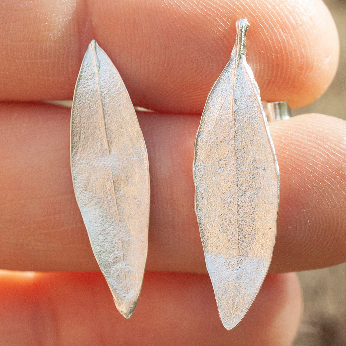 Pieza única Pendientes hoja en plata #2 (listo para enviar)