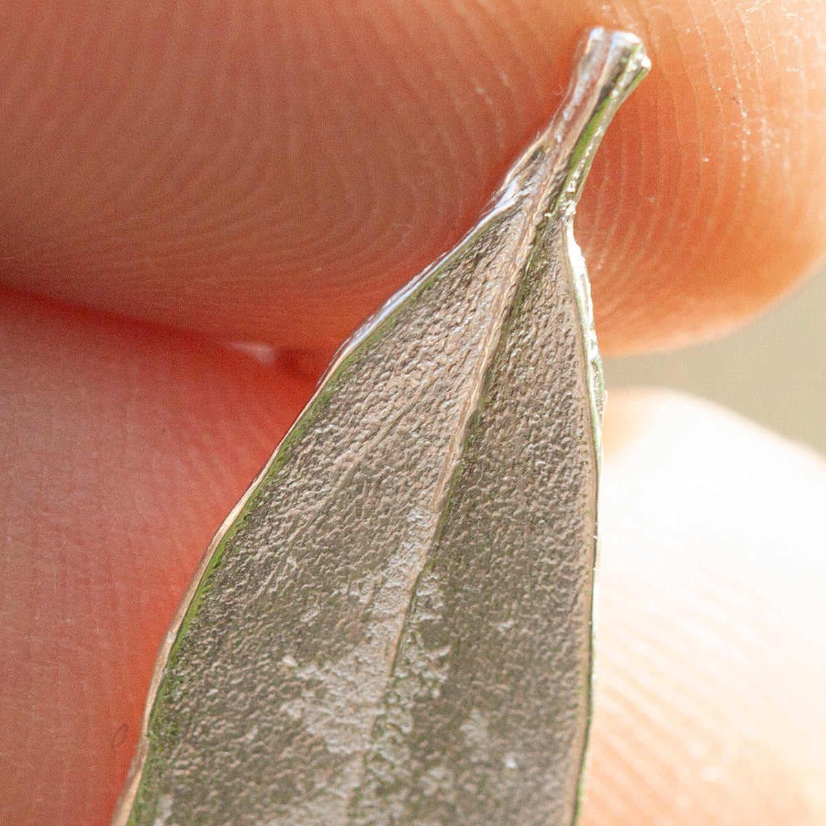Pieza única Pendientes hoja en plata #2 (listo para enviar)