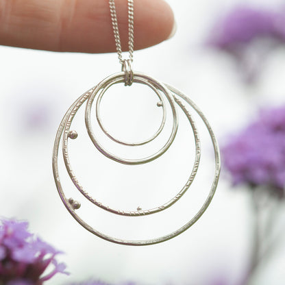 Pieza única • Colgante Cosmos en plata #3  (listo para enviar)