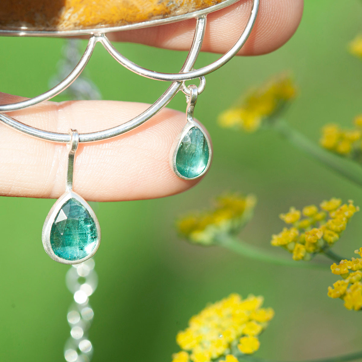 Uniek exemplaar Healing Tears zilveren hanger #3 • Fossiel koraal & Kyaniet (klaar voor verzending)