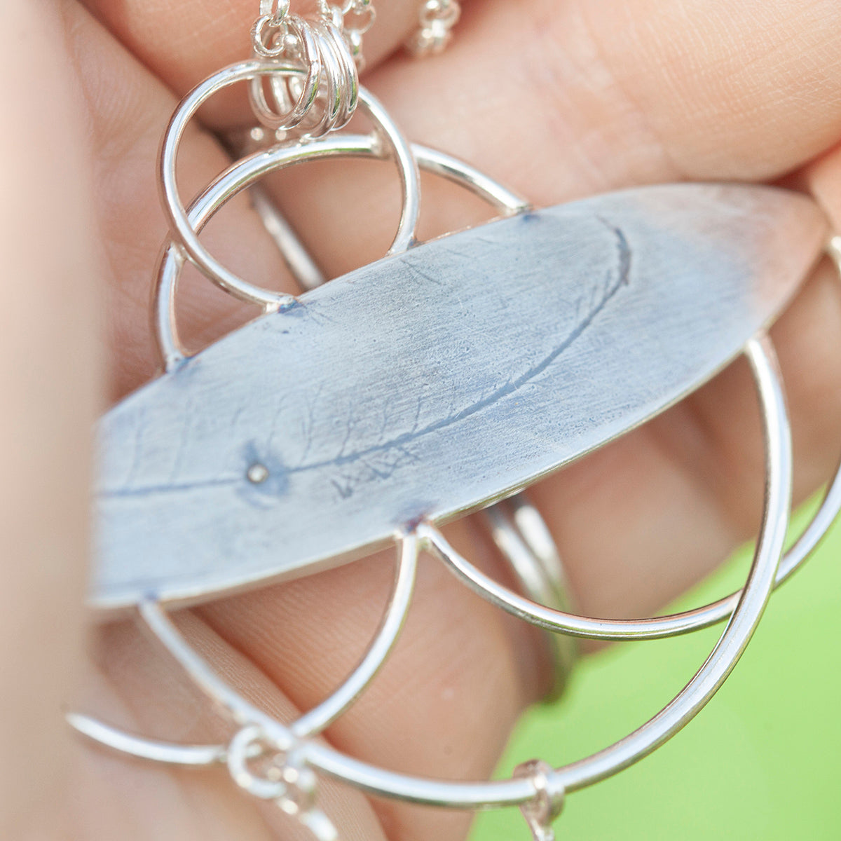 Uniek exemplaar Healing Tears zilveren hanger #3 • Fossiel koraal & Kyaniet (klaar voor verzending)