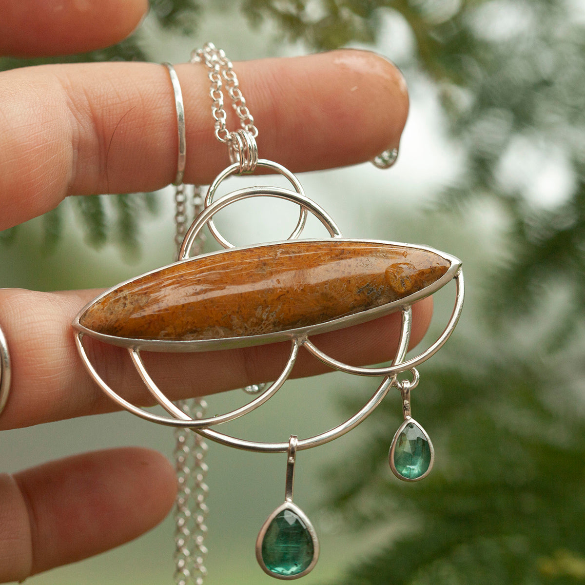 Uniek exemplaar Healing Tears zilveren hanger #3 • Fossiel koraal & Kyaniet (klaar voor verzending)