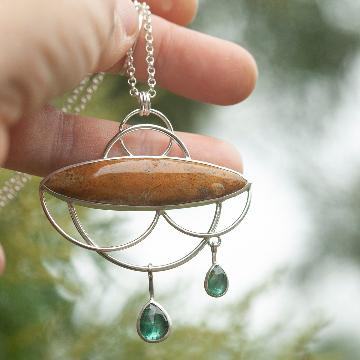 Uniek exemplaar Healing Tears zilveren hanger #3 • Fossiel koraal & Kyaniet (klaar voor verzending)