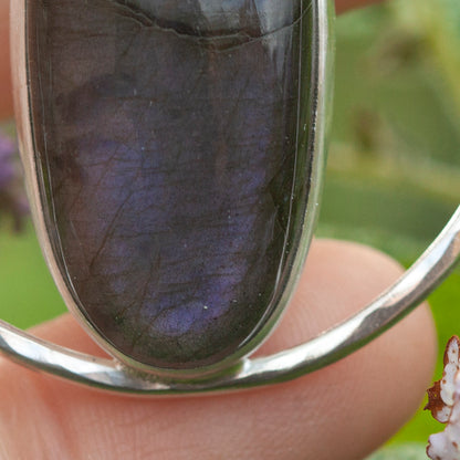 Pendentif Mae en argent pièce unique #43 • Labradorite violette (prêt à expédier)