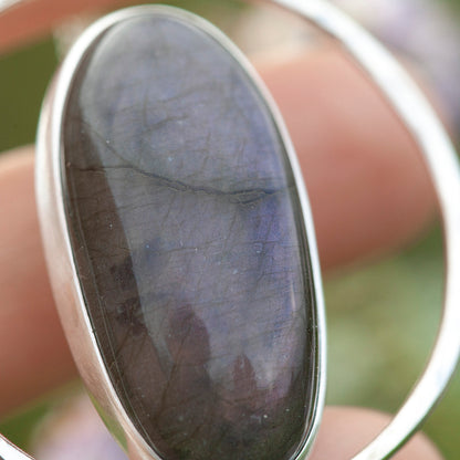 Pendentif Mae en argent pièce unique #43 • Labradorite violette (prêt à expédier)