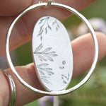 Afbeelding in Gallery-weergave laden, OOAK Mae pendant in silver #43 • Purple Labradorite (Ready to ship)
