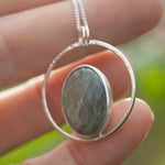 Afbeelding in Gallery-weergave laden, OOAK Mae pendant in silver #45 • Labradorite (Ready to ship)
