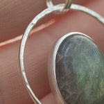Afbeelding in Gallery-weergave laden, OOAK Mae pendant in silver #45 • Labradorite (Ready to ship)
