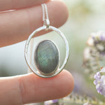 Lade das Bild in den Galerie-Viewer, OOAK Mae pendant in silver #46 • Labradorite (Ready to ship)
