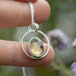 Afbeelding in Gallery-weergave laden, OOAK Mae pendant in silver #6 • lemon quartz  (Ready to ship)
