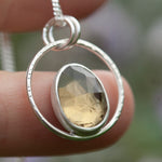 Afbeelding in Gallery-weergave laden, OOAK Mae pendant in silver #6 • lemon quartz  (Ready to ship)
