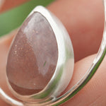 Cargar imagen en el visor de la galería, OOAK Mae pendant in silver #25 • Pink Moonstone (Ready to ship)
