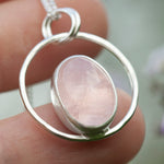 Afbeelding in Gallery-weergave laden, OOAK Mae pendant in silver #21 • Rose Quartz (Ready to ship)
