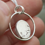 Afbeelding in Gallery-weergave laden, OOAK Mae pendant in silver #22 • Rose Quartz (Ready to ship)
