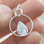 Afbeelding in Gallery-weergave laden, OOAK Mae pendant in silver #9 • Rutilated quartz  (Ready to ship)
