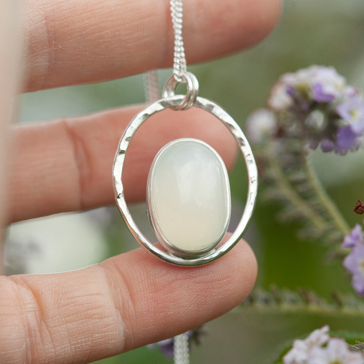 Colgante Mae de plata pieza única #18 • Piedra de luna blanca  (Listo para enviar)