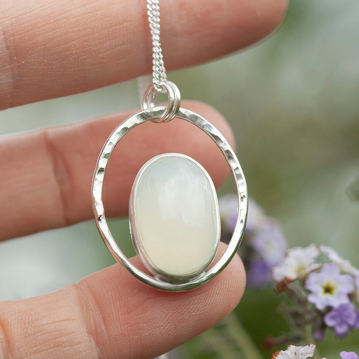 Pendentif Mae en argent pièce unique #18 • Pierre de lune blanche  (prêt à expédier)