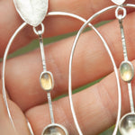 Afbeelding in Gallery-weergave laden, OOAK Selaya silver earrings #3 • leaf, Lemon quartz &amp; Opal  (ready to ship)
