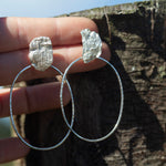 Afbeelding in Gallery-weergave laden, OOAK Selaya silver earrings #5 • bark (ready to ship)

