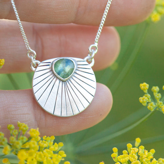 Alika ketting uniek exemplaar #4 • Kyaniet (klaar voor verzending)