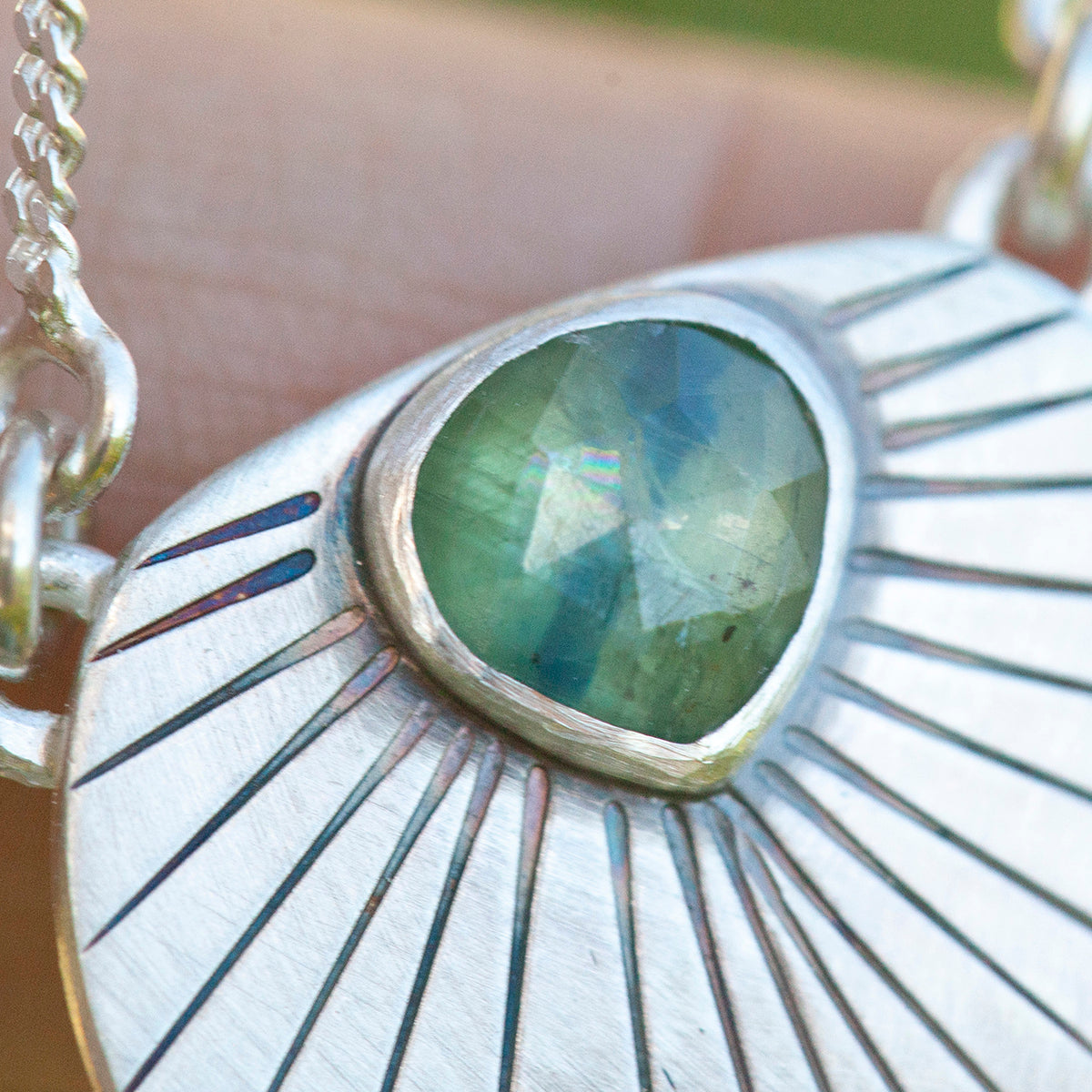 Alika ketting uniek exemplaar #4 • Kyaniet (klaar voor verzending)