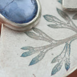 Cargar imagen en el visor de la galería, OOAK Aina earrings #16 • Tanzanite &amp; Peridot (ready to ship)
