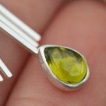 Cargar imagen en el visor de la galería, OOAK Aina earrings #16 • Tanzanite &amp; Peridot (ready to ship)
