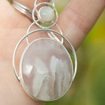 Load image into Gallery viewer, OOAK Aurae pendant #11 • Plume agate &amp; Moonstone (ready to ship)
