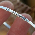 Charger l&#39;image dans la galerie, OOAK Ethnic bracelet in silver #36 • size 6cm (ready-to-ship)
