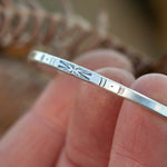 Afbeelding in Gallery-weergave laden, OOAK Ethnic bracelet in silver #40 • size 5cm (ready-to-ship)
