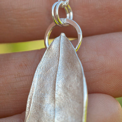 Unikat Phillyrea latifolia-Blatt-Anhänger aus Silber #12 (versandbereit)