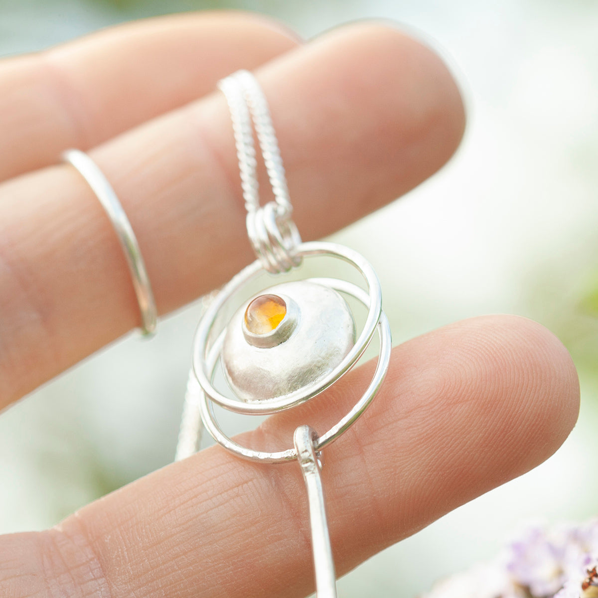 Pièce unique • Pendentif galet en argent avec citrine #5 (prêt à expédier)